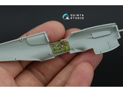 Curtiss P-40 E Warhawk  - 3d-printed & Coloured Interior On Decal Paper With 3d-printed Resin Parts (For Academy/Modelist Kits) 