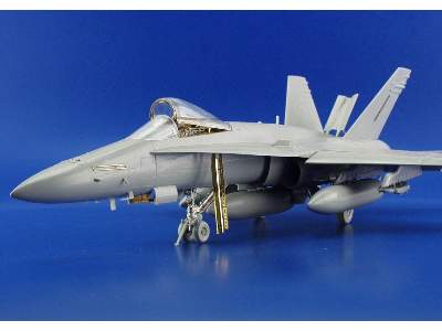 F-18C 1/48 - Hasegawa - image 11