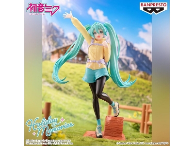 Hatsune Miku Holiday Memories - Mountain Climbing - image 1