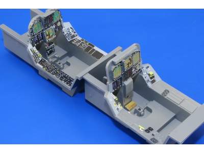 F-18D interior 1/32 - Academy Minicraft - image 5