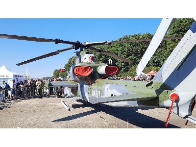 Ah-1z Viper, Czech Air Force - image 11