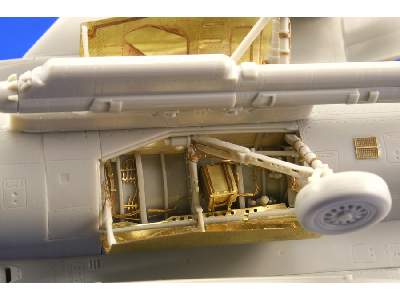 F-16CJ Block 50 undercarriage 1/48 - Tamiya - image 6