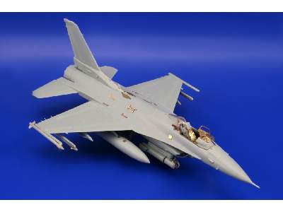 F-16CJ S. A. 1/72 - Academy Minicraft - image 5