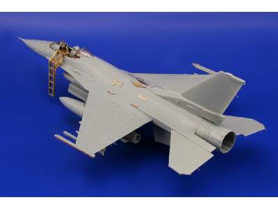 F-16CJ S. A. 1/72 - Academy Minicraft - image 7