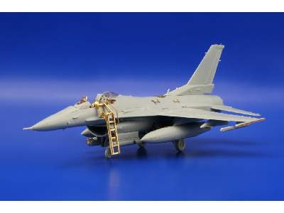 F-16CJ S. A. 1/72 - Academy Minicraft - image 12