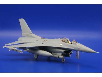 F-16CJ S. A. 1/72 - Academy Minicraft - image 13