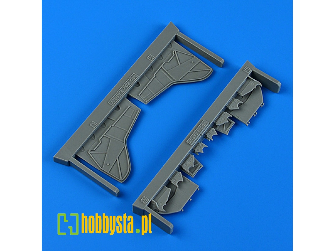 Macchi Mc.202 Undercarriage Covers - Early Version (Italeri) - image 1 Macchi Mc.202 Undercarriage Covers - Early Version (Italeri) - image 1