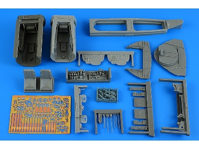 Me 262b-1a Cockpit (Revell) - image 1
