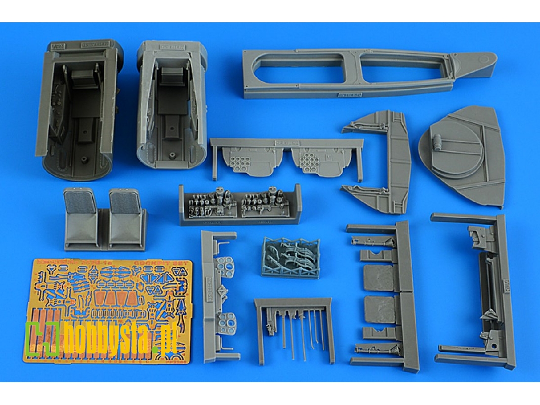 Me 262b-1a Cockpit (Revell) - image 1 Me 262b-1a Cockpit (Revell) - image 1