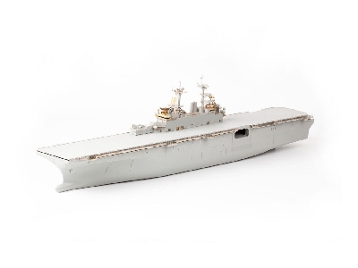 USS Wasp LHD-1 PART 2 1/350 - TRUMPETER - image 11