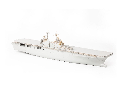 USS Wasp LHD-1 PART 2 1/350 - TRUMPETER - image 12