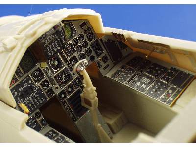 F-15C interior 1/32 - Tamiya - image 4