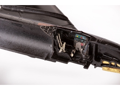 MiG-17 1/72 - image 10