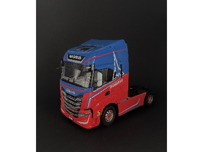 Iveco S-WAY - image 25