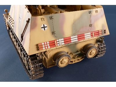 German Sd.Kfz.165 Hummel (Late Production) - image 12