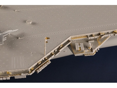 Uss Gerald R. Ford Cvn-78 - image 19