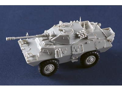 Lav-150 Commando Afv W/ Cockerill 90mm Gun - image 4