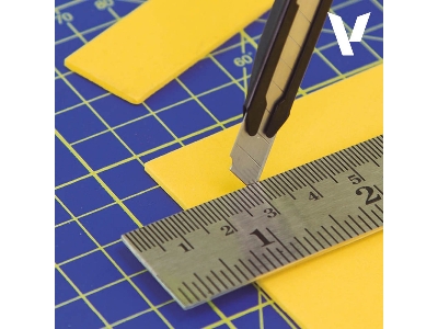 Slim Snap-off Knife & Blades (10pcs) - image 2
