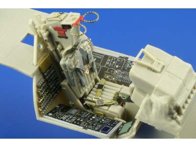 F-14A ejection seat 1/32 - Tamiya - image 6