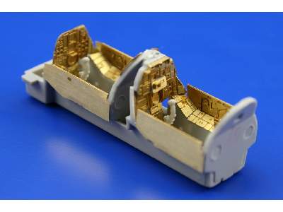 F-105G interior S. A. 1/72 - Trumpeter - image 5