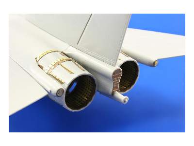 F-111 engine 1/48 - Hobby Boss - image 2