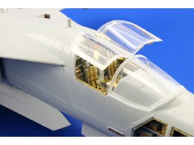 F-111 late seatbelts 1/48 - Hobby Boss - image 2
