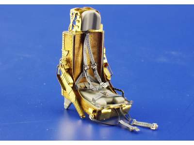 F-105 ejection seat 1/32 - image 7