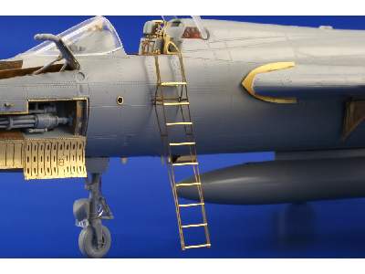 F-105 ladder 1/48 - image 2