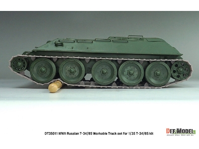 Russian T-34/85 - Workable Track Set - image 9