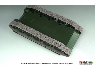 Russian T-34/85 - Workable Track Set - image 10