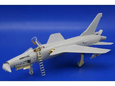 F-105D exterior 1/72 - Trumpeter - image 4