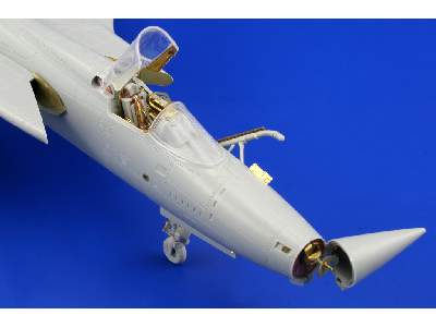 F-105D exterior 1/72 - Trumpeter - image 6