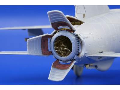 F-105D exterior 1/72 - Trumpeter - image 14
