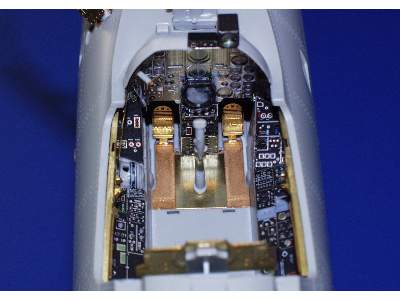 F-105D interior 1/32 - Trumpeter - image 8