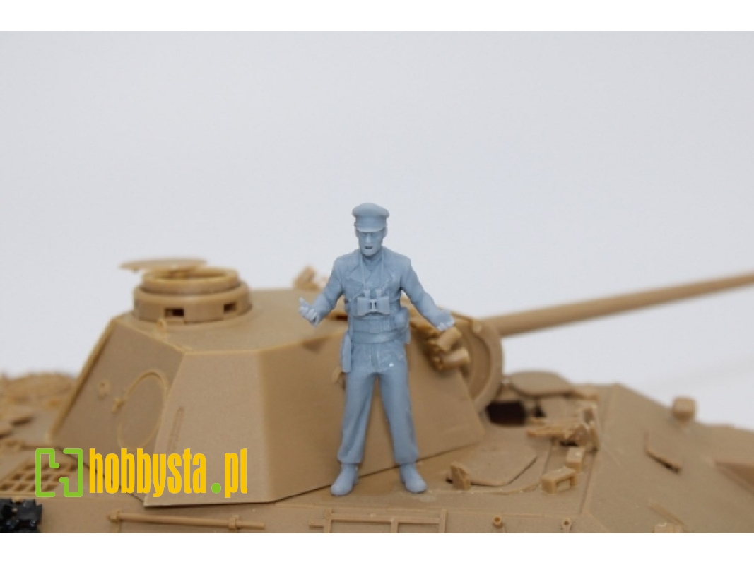German Wwii Panzertruppe Officer Standing - image 1