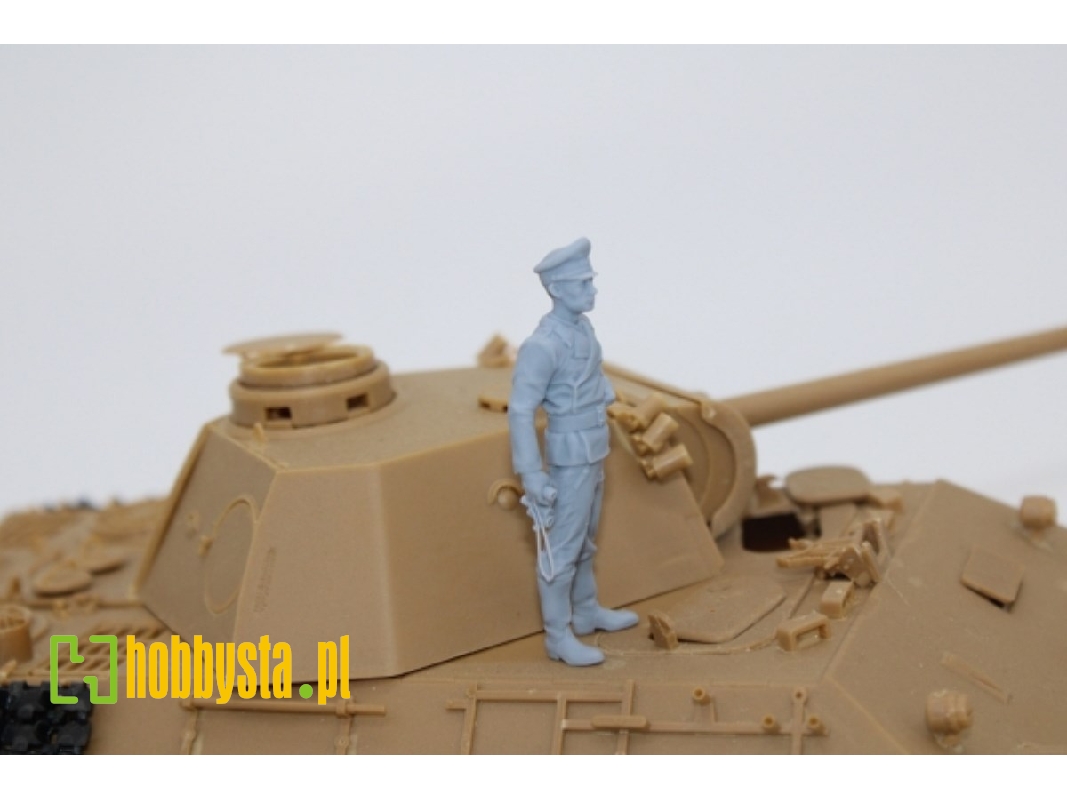 German Wwii Tank Officer Standing - image 1