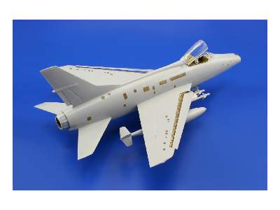 F-100C exterior 1/48 - Trumpeter - image 6