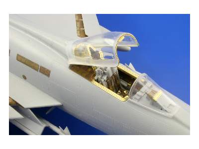 F-100C interior S. A. 1/48 - Trumpeter - image 2