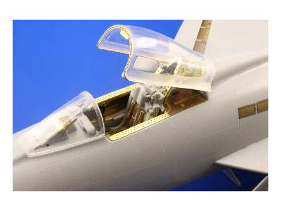 F-100C interior S. A. 1/48 - Trumpeter - image 7