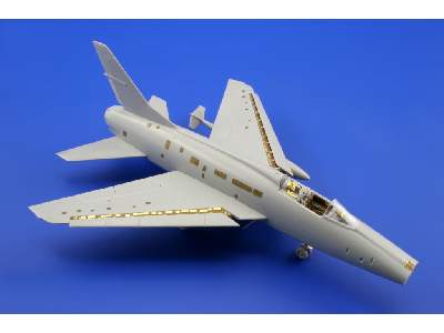 F-100C S. A. 1/72 - Trumpeter - image 3