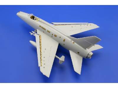 F-100C S. A. 1/72 - Trumpeter - image 5