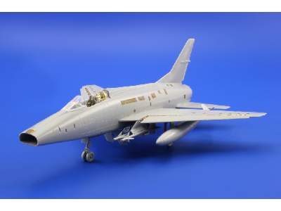 F-100C S. A. 1/72 - Trumpeter - image 6