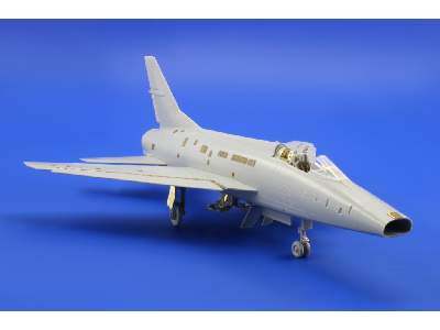 F-100C S. A. 1/72 - Trumpeter - image 7