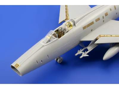 F-100C S. A. 1/72 - Trumpeter - image 8