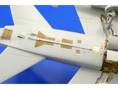 F-100D exterior 1/48 - Trumpeter - image 11