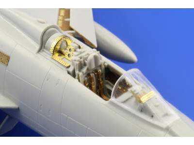 F-100D interior S. A. 1/72 - Trumpeter - image 3
