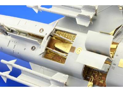 F-100D undercarriage 1/48 - Trumpeter - image 5