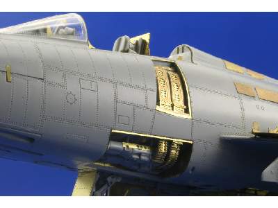 F-100D weapon bay 1/32 - Trumpeter - image 5