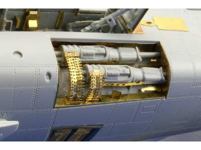 F-100D weapon bay 1/32 - Trumpeter - image 7