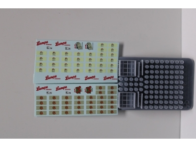 Paperkartons (2 Pcs) And Metal Tinns - Kit Including Decalset - image 1